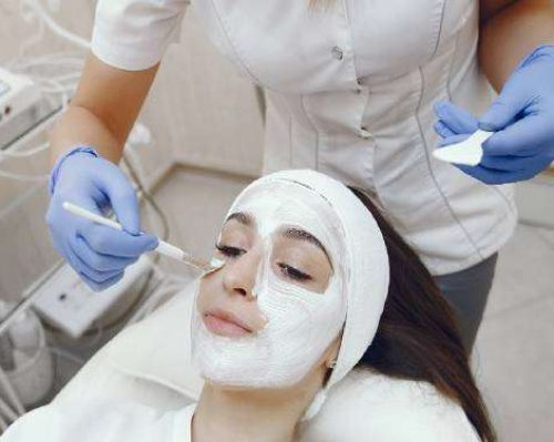 Top 7 Chemical Peel Treatment Benefits for Glowing Skin